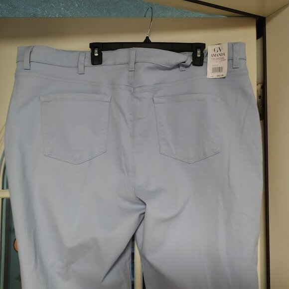 New Gloria Vanderbilt Amanda Dreamy Blue Original Slimming Jeans Women's 24W - Picture 3 of 3